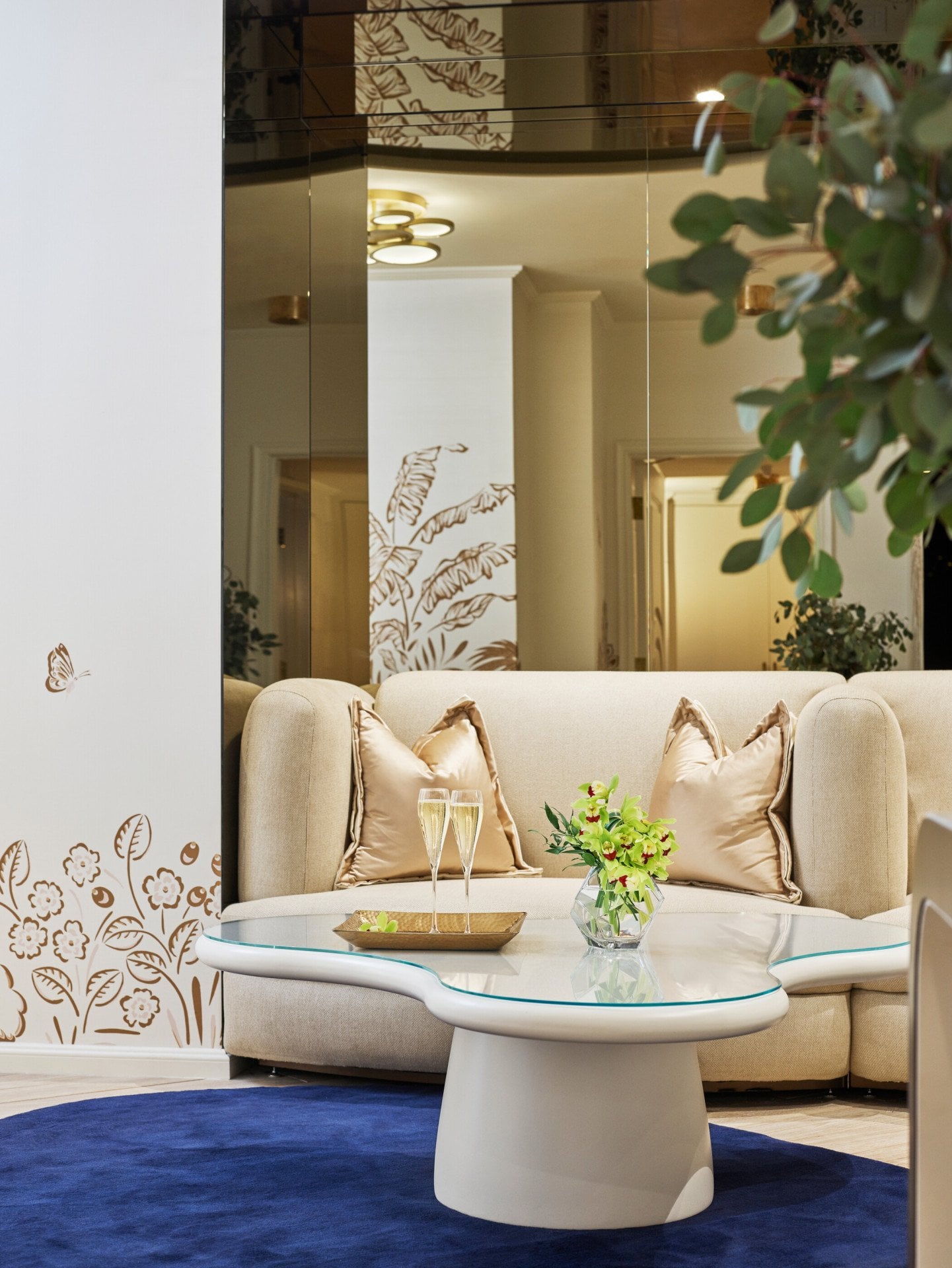 Relaxation Lounge in The Beverly Hills Hotel Spa 
