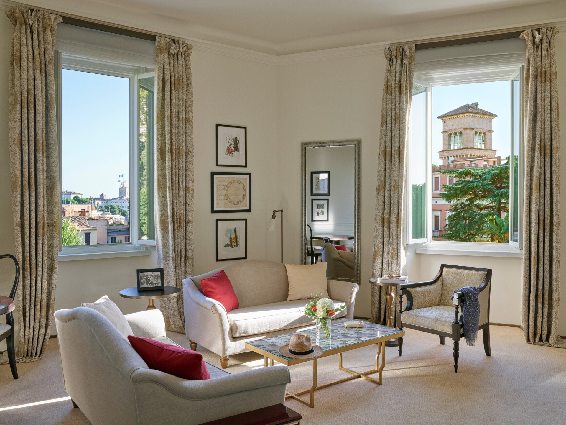 Soggiorno della Suite Dolce Vita a Hotel Eden