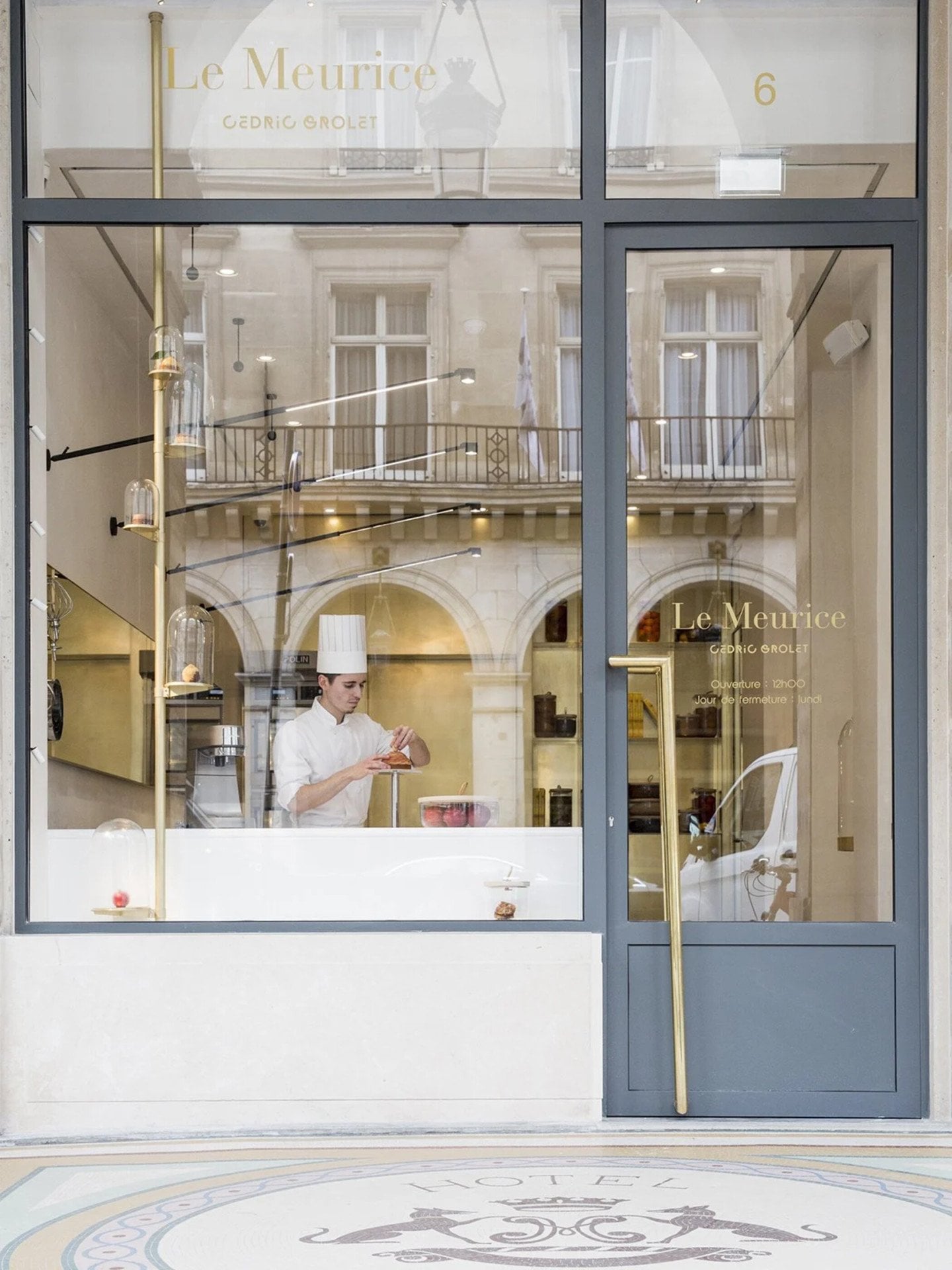Picture from the outside of Cedric Grolet's Pastry Shop