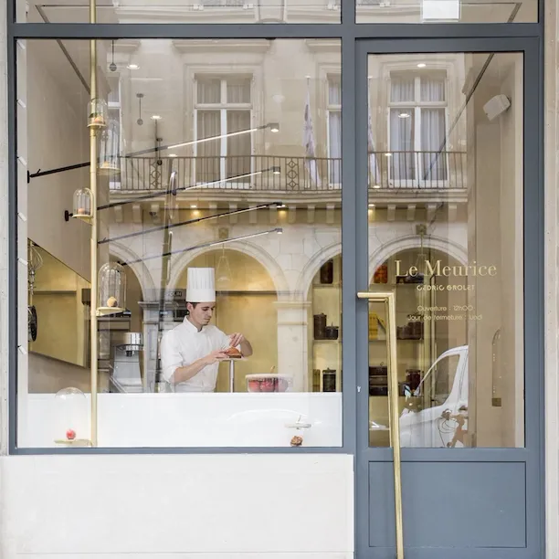 Picture from the outside of Cedric Grolet's Pastry Shop