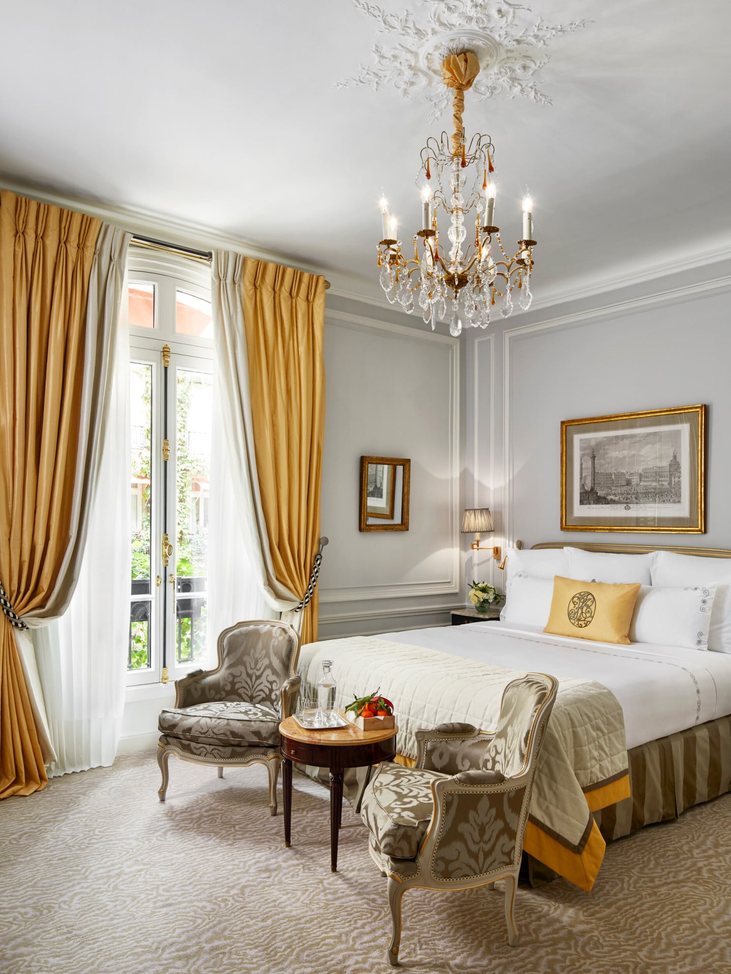 Foto da Suite Deluxe do Plaza Athénée