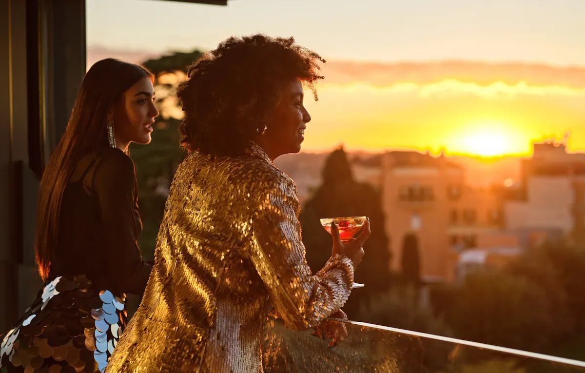Signore che ammirano il tramonto al Il Giardino Ristorante