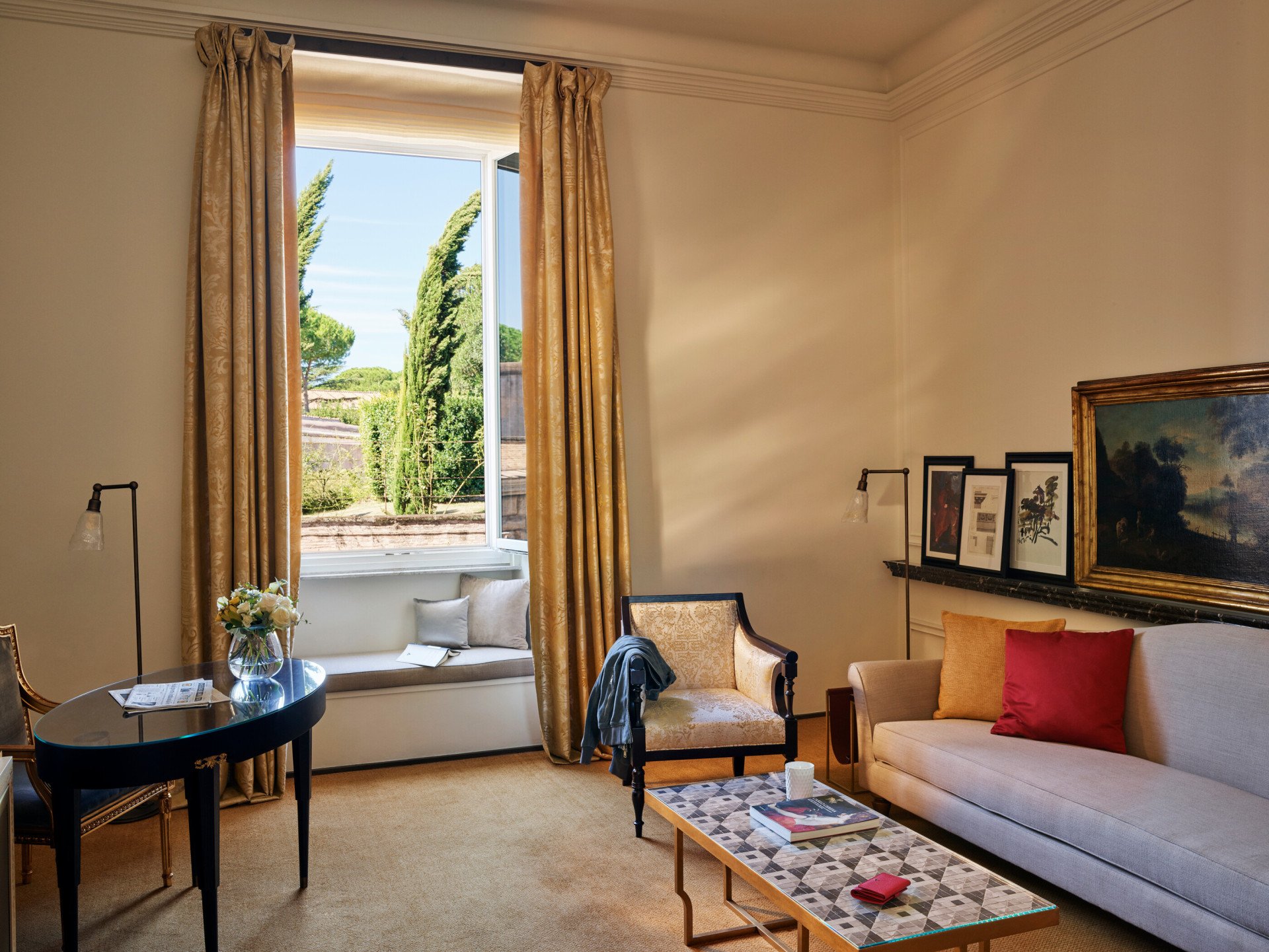 Soggiorno di una Suite classic a Hotel Eden Roma