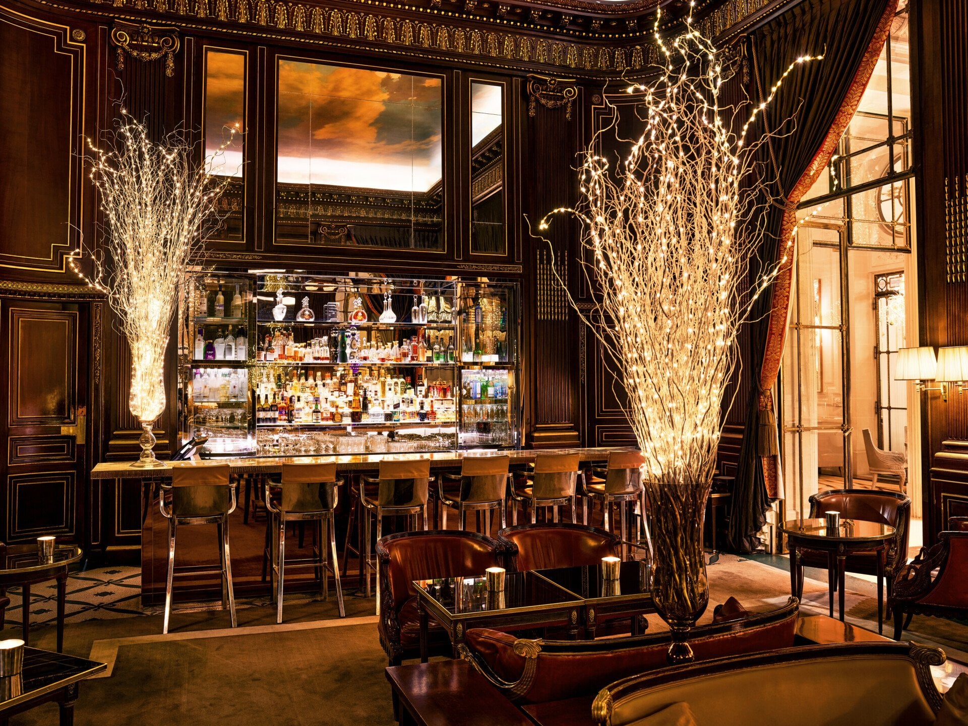 Large view on the counter of the Bar 228 during the Christmas season, with lights in the shape of a Christmas tree, at La Meurice, Paris