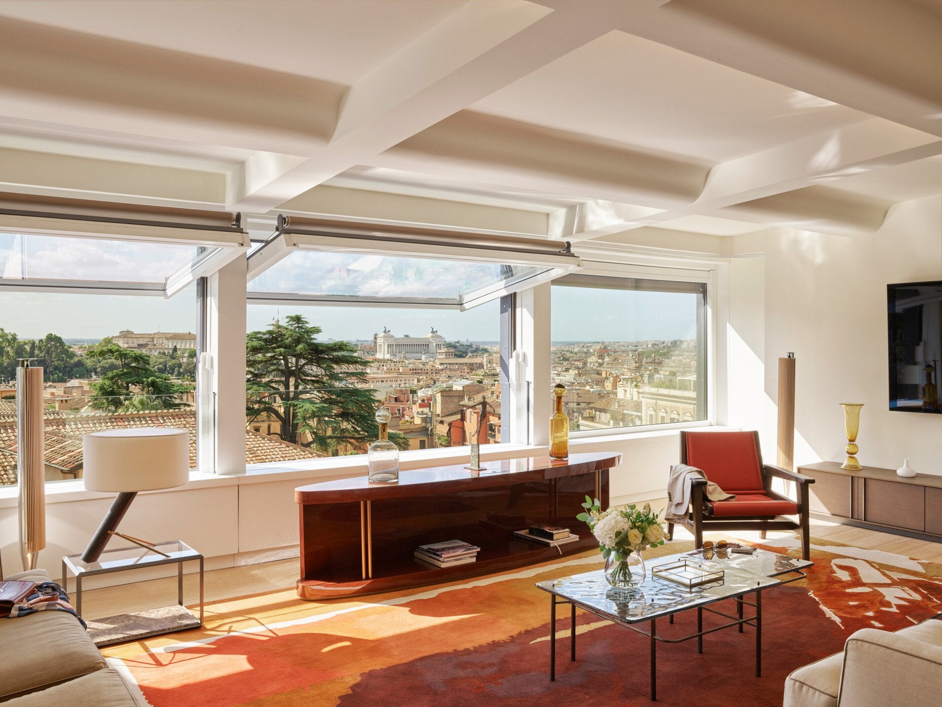 Soggiorno della Suite Penthouse Bellavista a Hotel Eden Roma