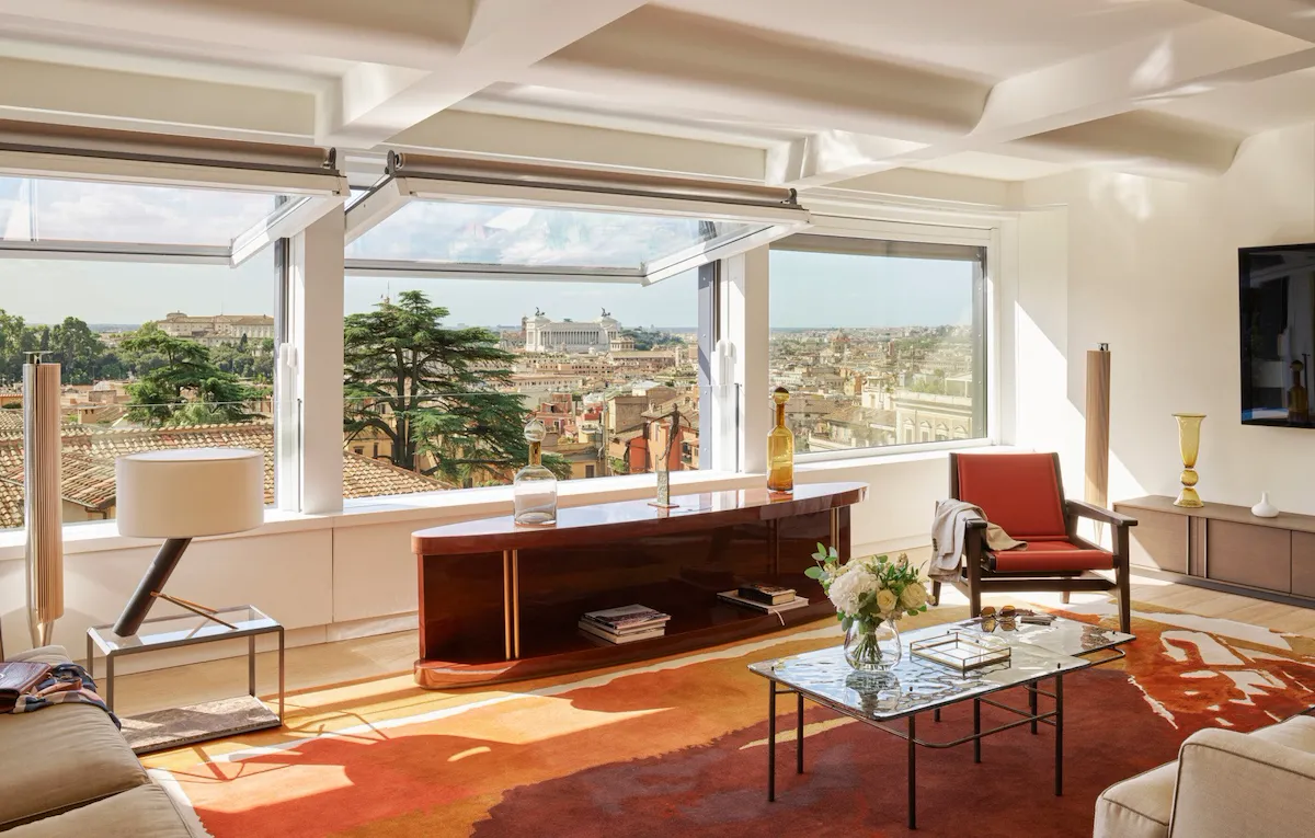 Soggiorno della Suite Penthouse Bellavista a Hotel Eden Roma