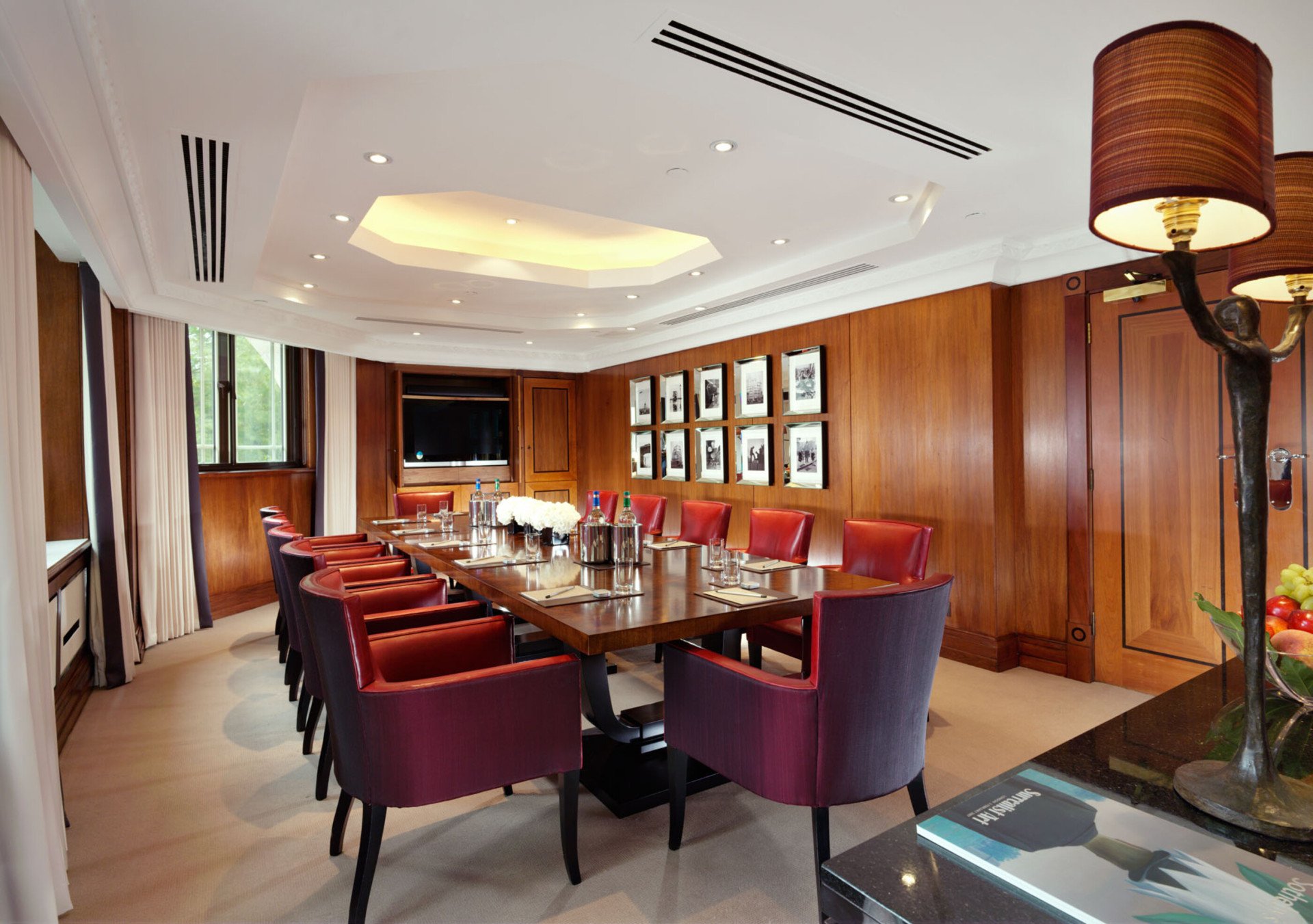 The Dorchester-Boardroom, meeting setup