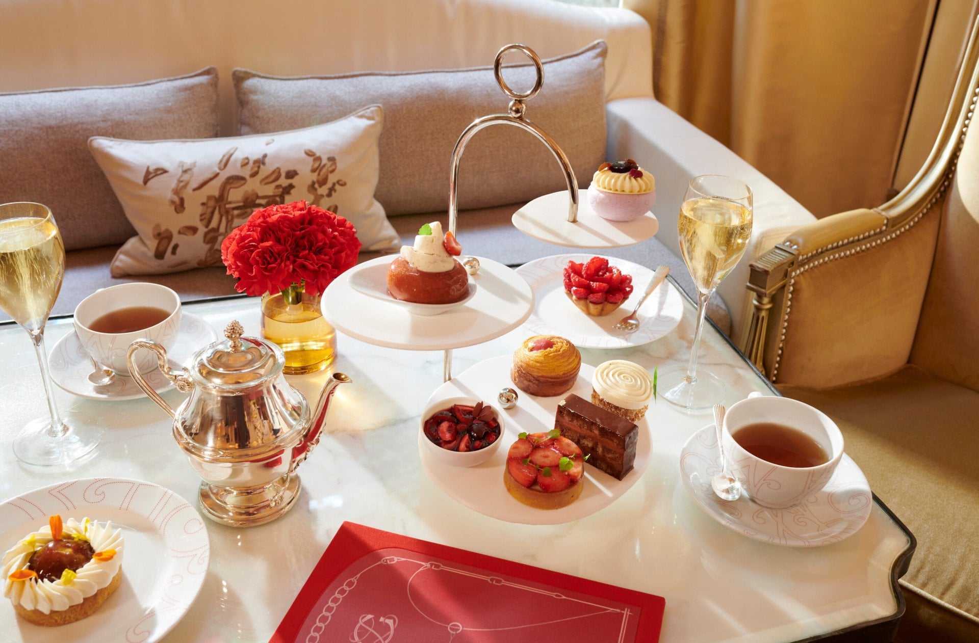 at La Galerie, Hôtel Plaza Athénée, Paris