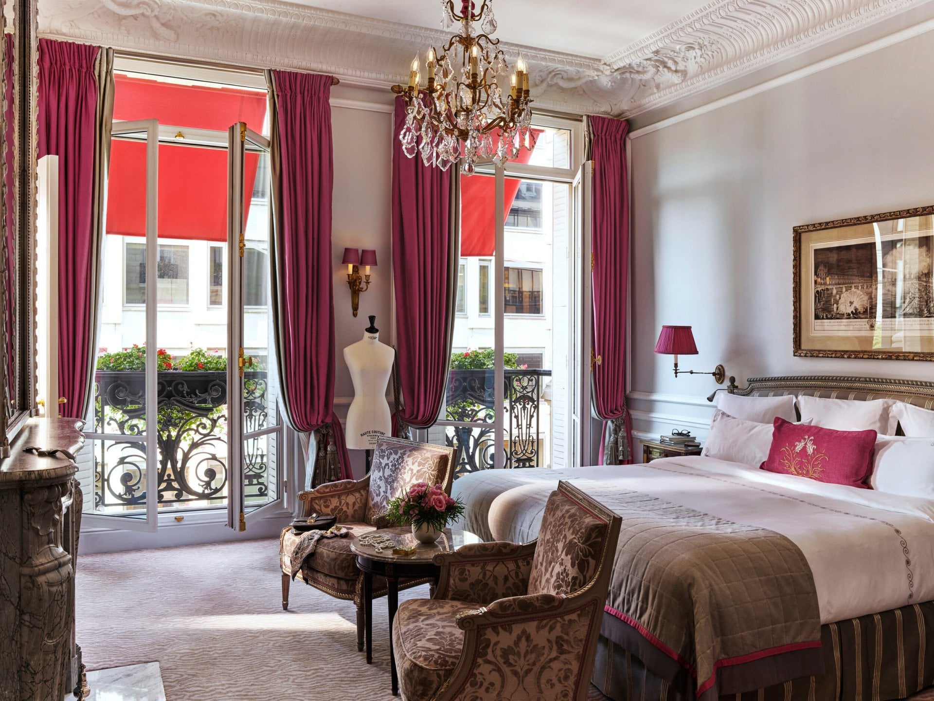 Quarto da suíte Haute Couture do Hotel Plaza Athénée Paris