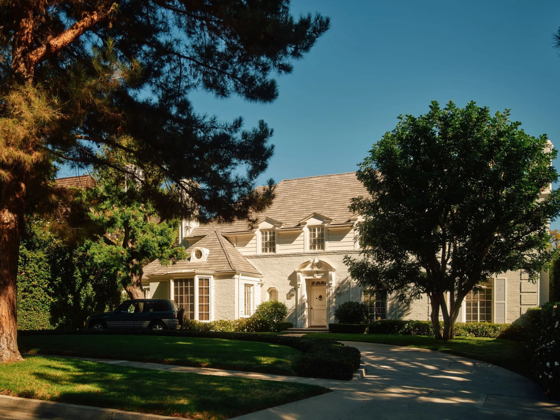Exterior of Paul Revere Williams designed home in Beverly Hills
