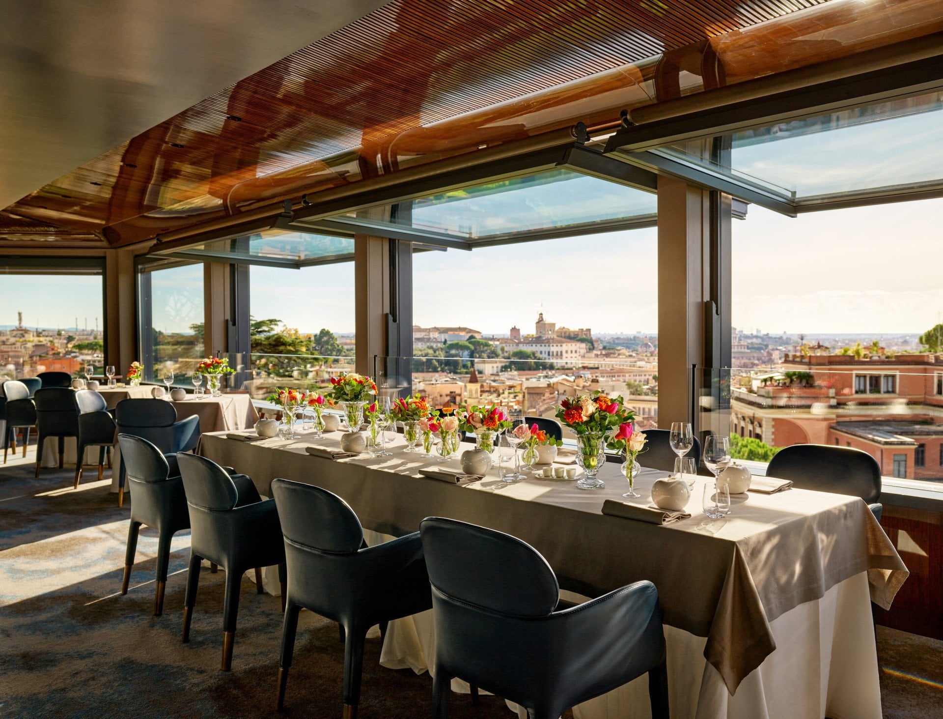 Tavolo imperiale allestito al ristorante La Terrazza