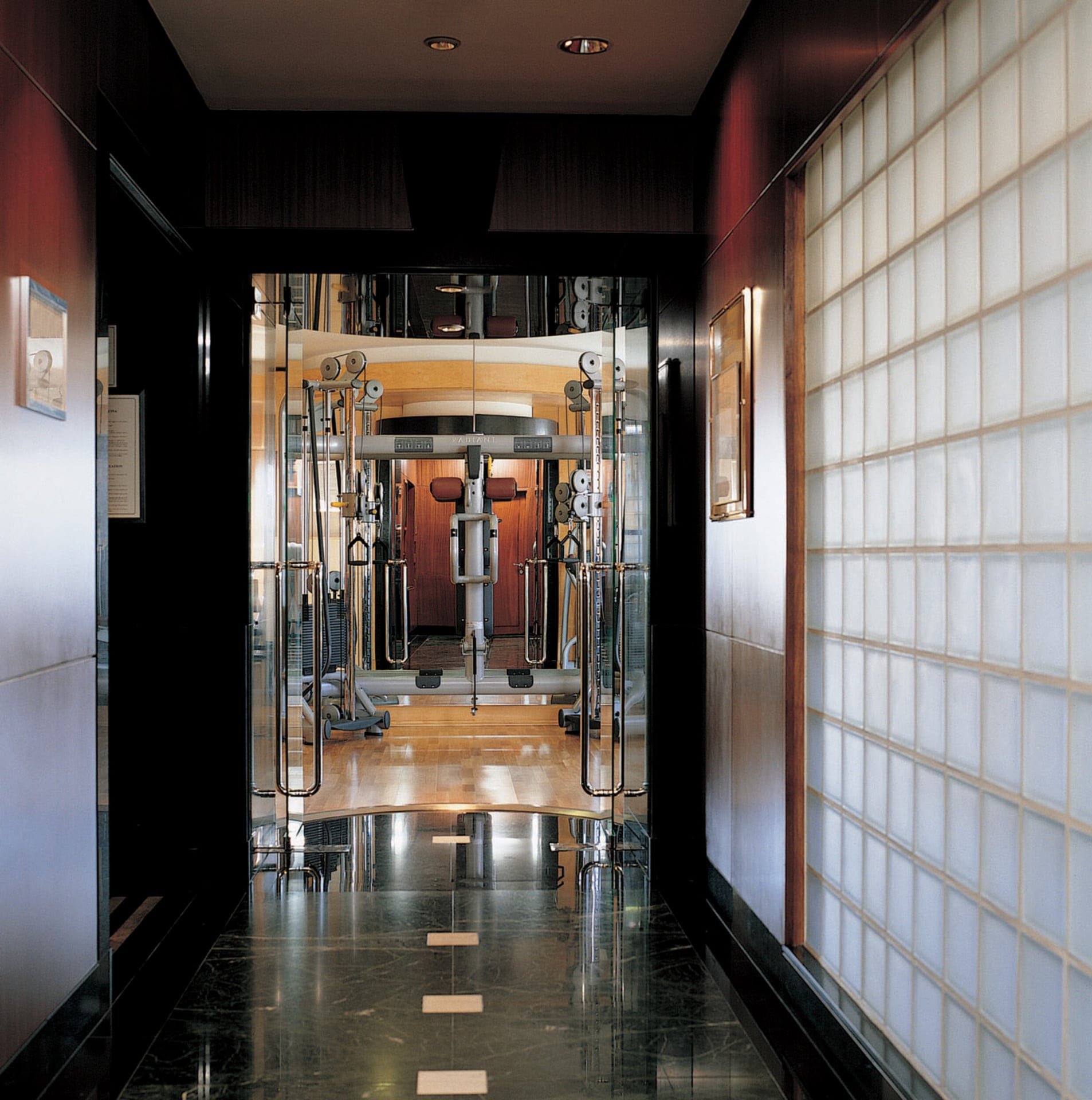 Club 10 gym area entrance 