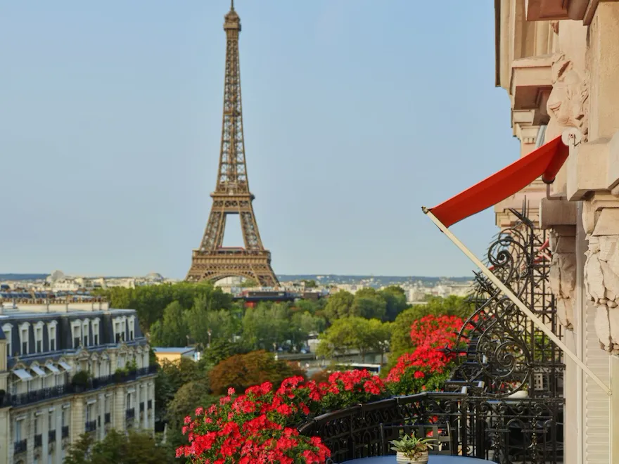 607 Prestige Suite avenue montaigne vue balcon HPA