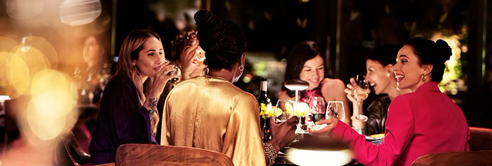 Table composed by ladies enjoying the dinner at Il Giardino Ristorante