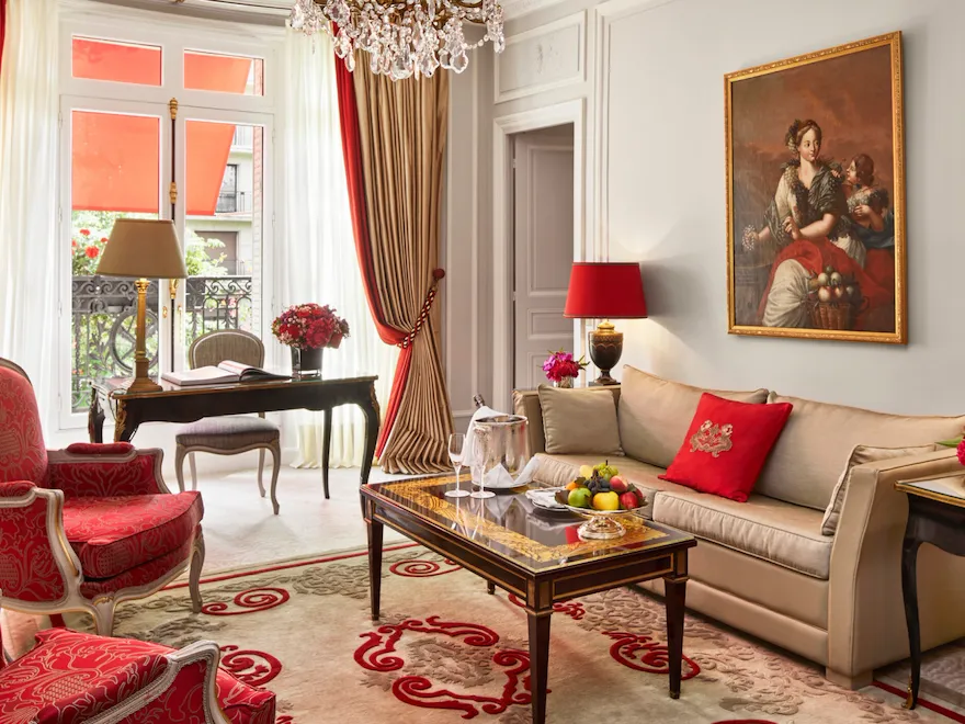 HPA-202-Deluxe-Suite-Avenue-Salon-a-HR-by-Francis-Amiand