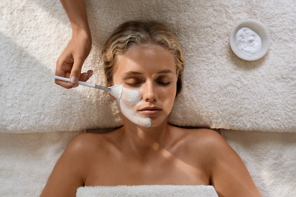 Mask application for facial at the Hotel Bel-Air Spa