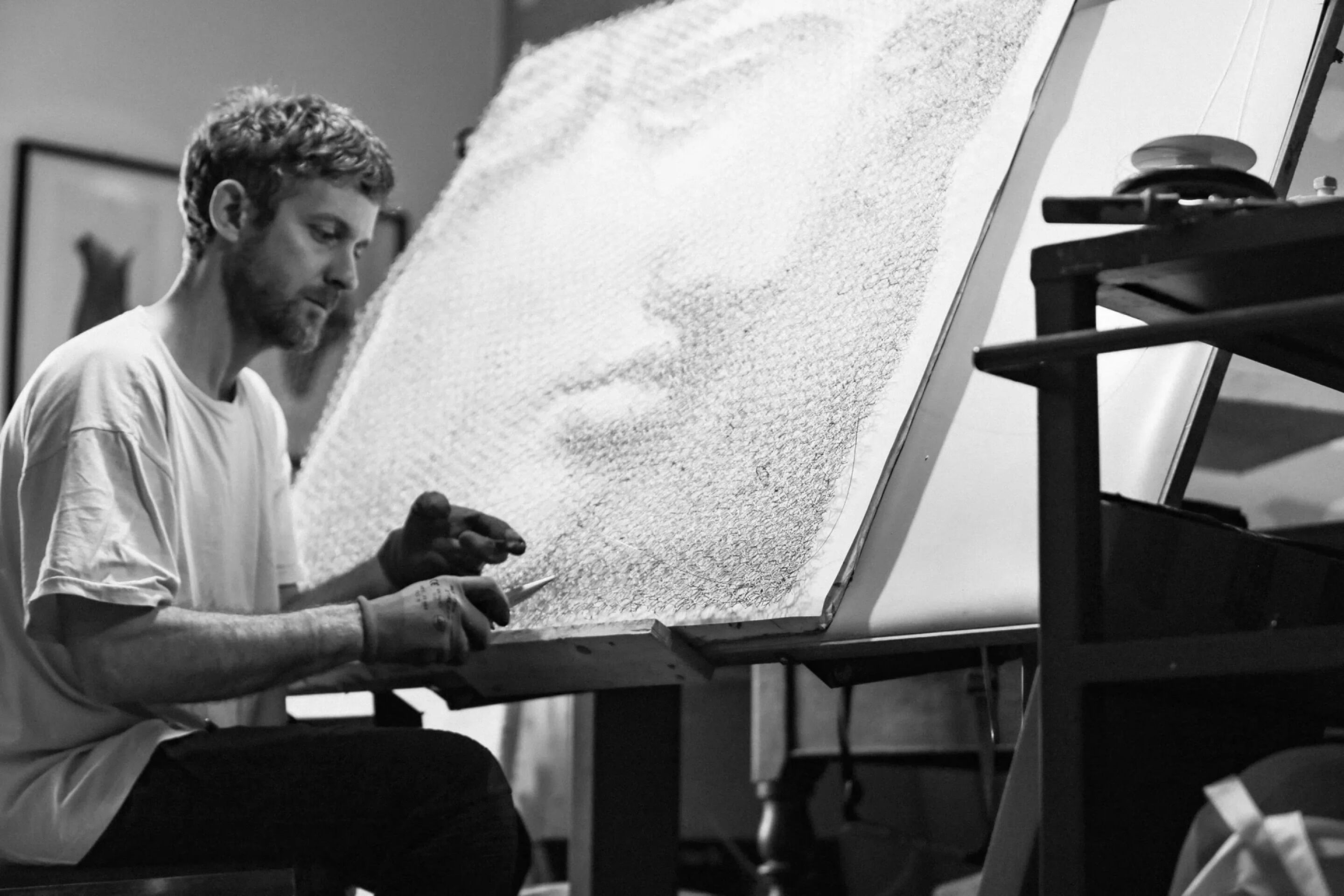Artist Giorgio Tentolini at work