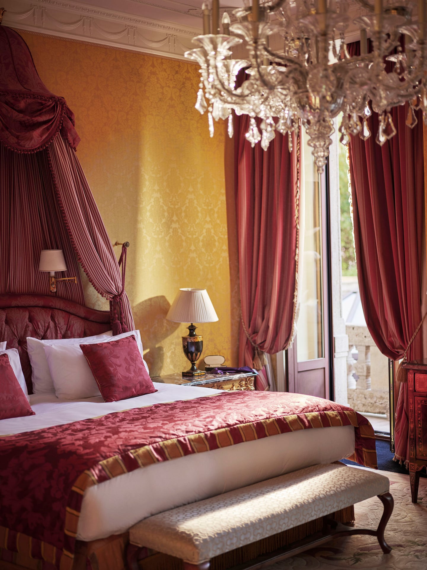 Primo piano sul letto della camaera padronale della Royal Suite