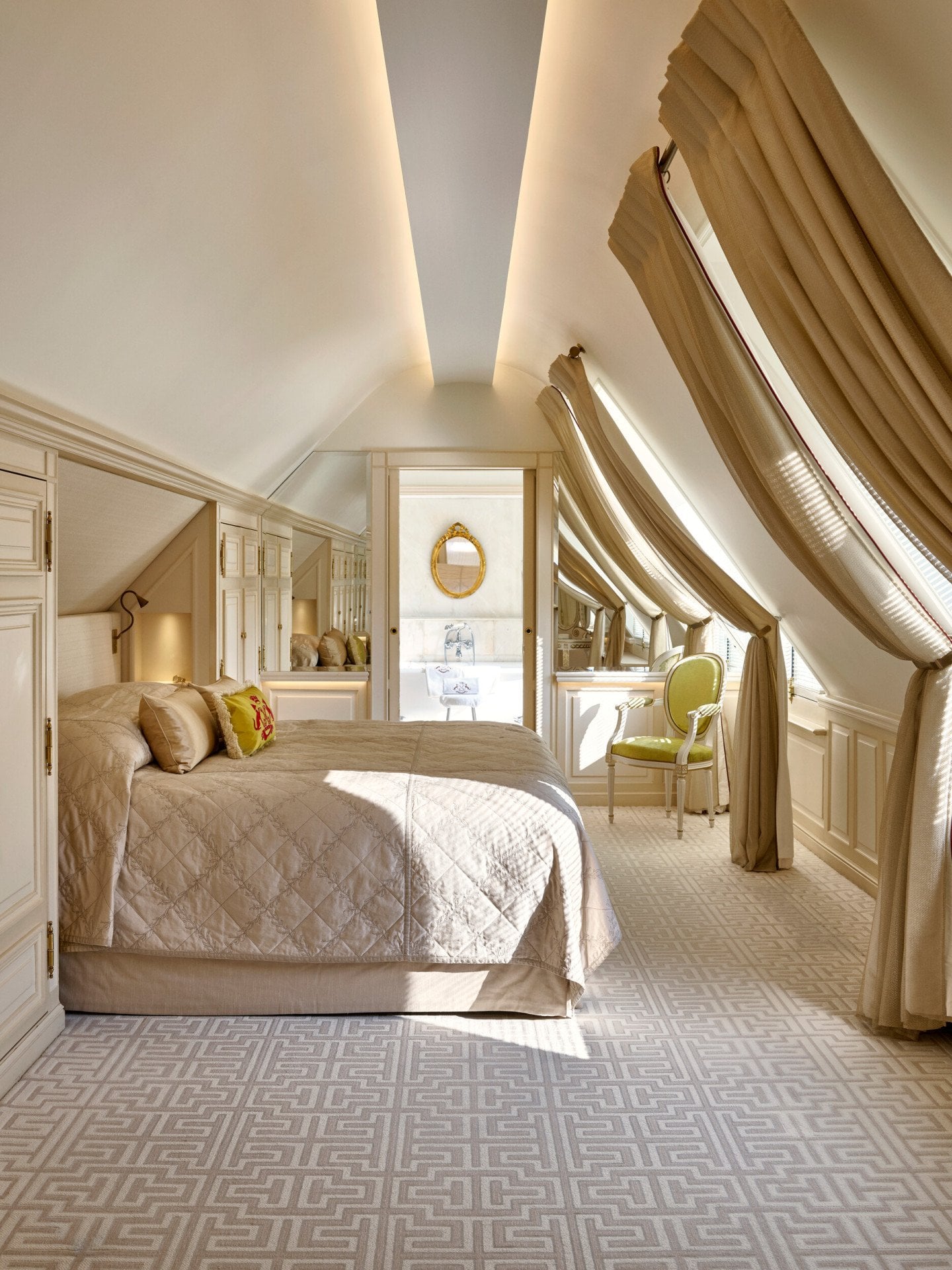 Quarto da suite Parisienne no Le Meurice, Paris